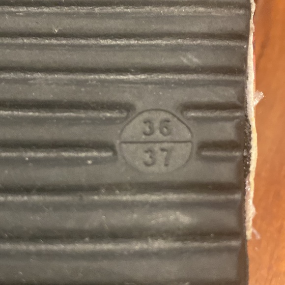 Boy’s Size 6/7 Grogu Star Wars Slides - Picture 4 of 5